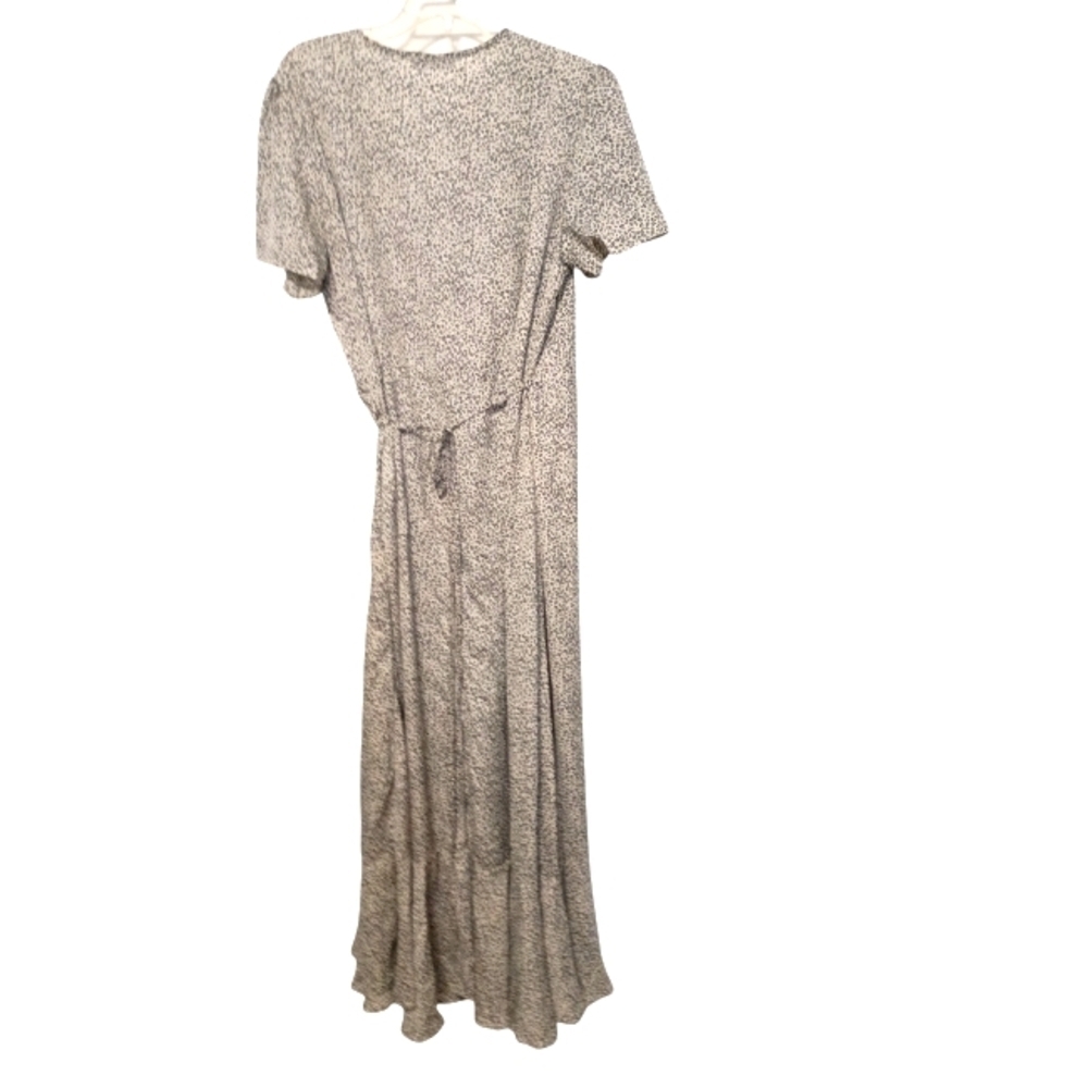 Pretty Garden -Elegant  White/Gray Wrap Dress - Size XL - Picture 5 of 8